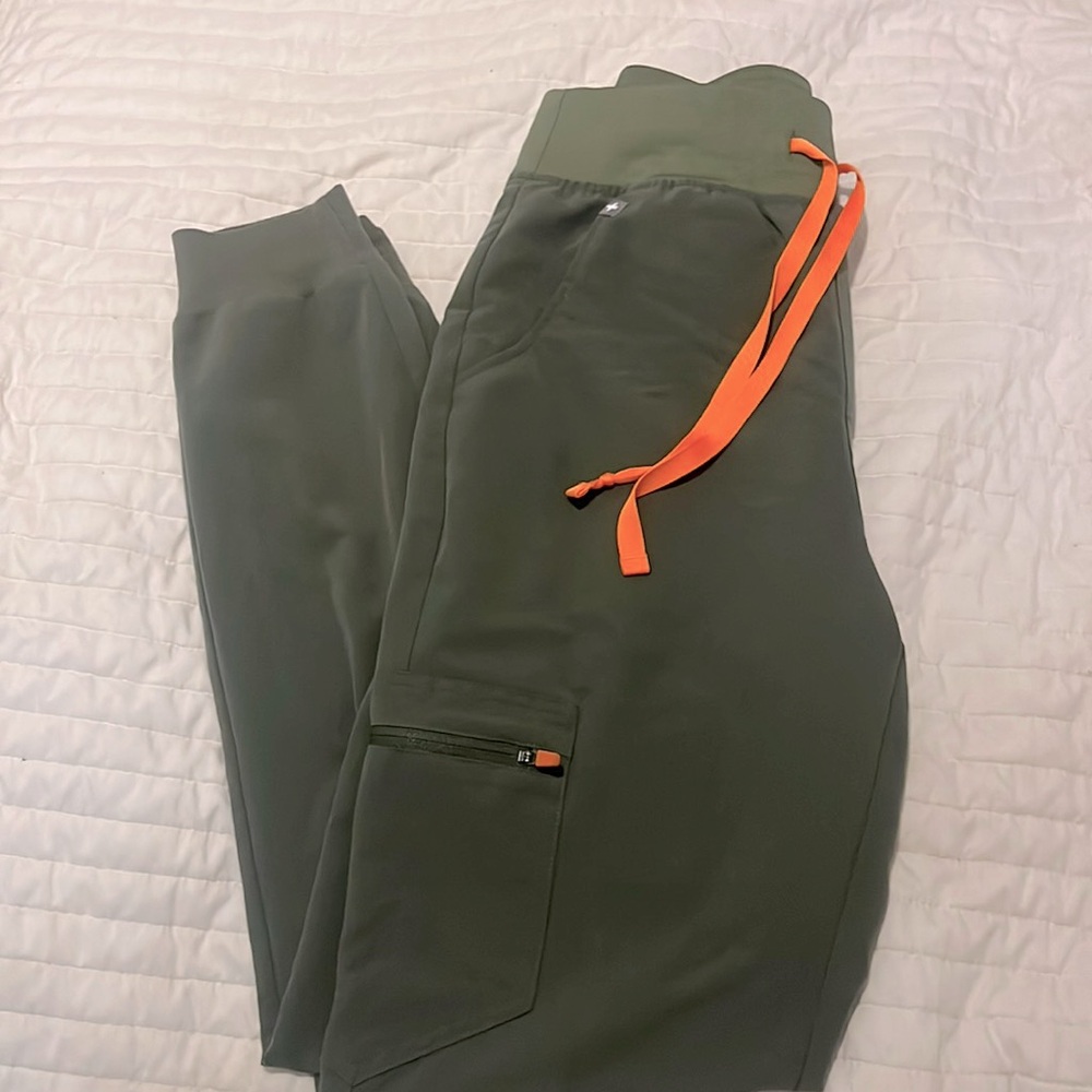 Army green figs scrub joggers